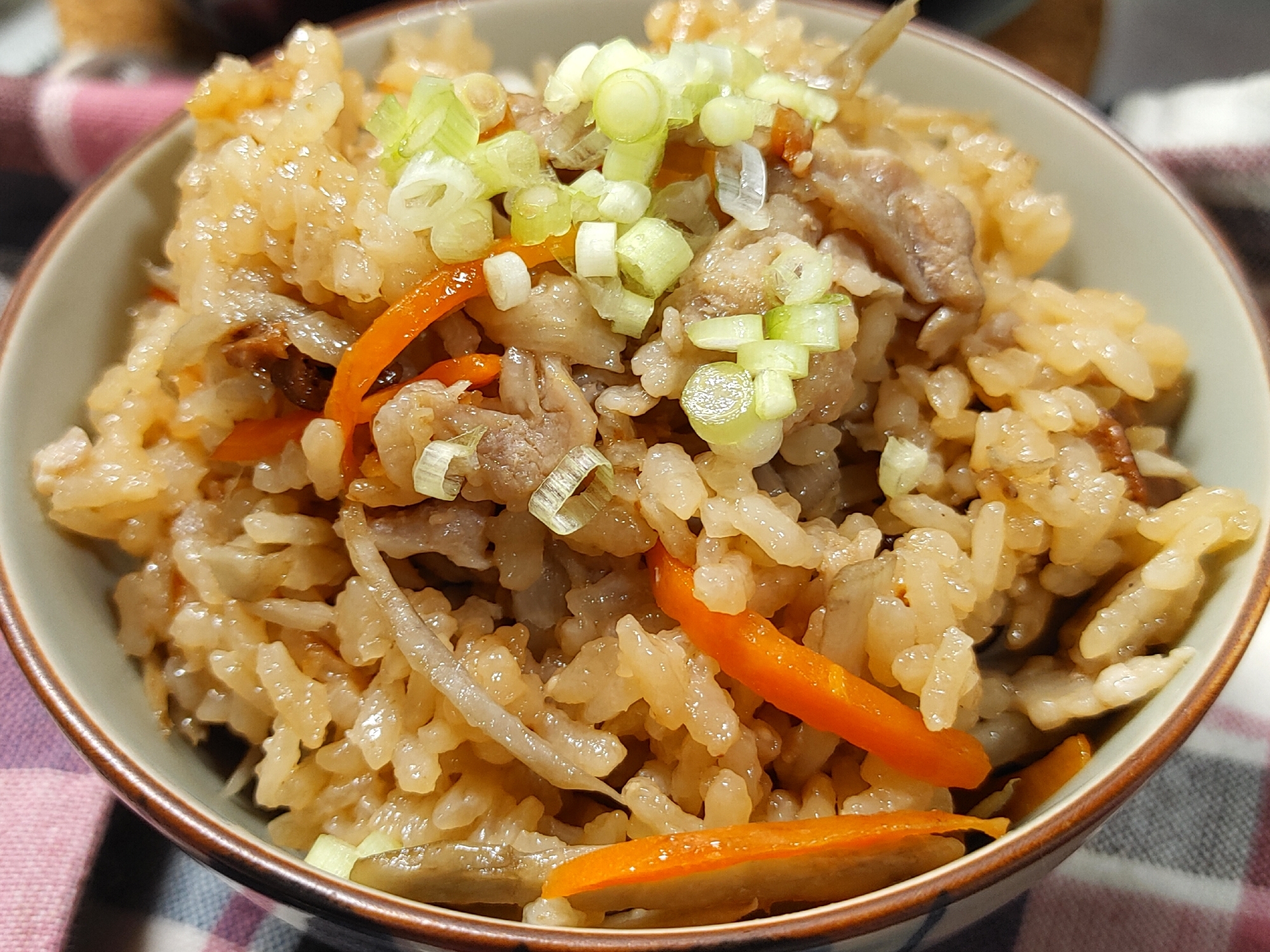 ストウブde 豚バラ肉とごぼう炊き込みご飯 レシピ 作り方 By Mamichin555 楽天レシピ ストウブde 豚バラ肉とごぼう炊き込みご飯 レシピ 作り方 By Mamichin555 楽天レシピ