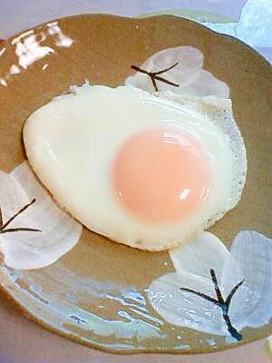 まわりが焦げない目玉焼き 黄身は半熟 レシピ 作り方 By りつなるママ 楽天レシピ まわりが焦げない目玉焼き 黄身は半熟 レシピ 作り方 By りつなるママ 楽天レシピ