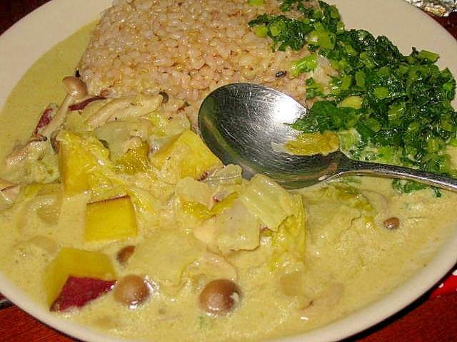 サツマイモと白菜のグリーンカレー