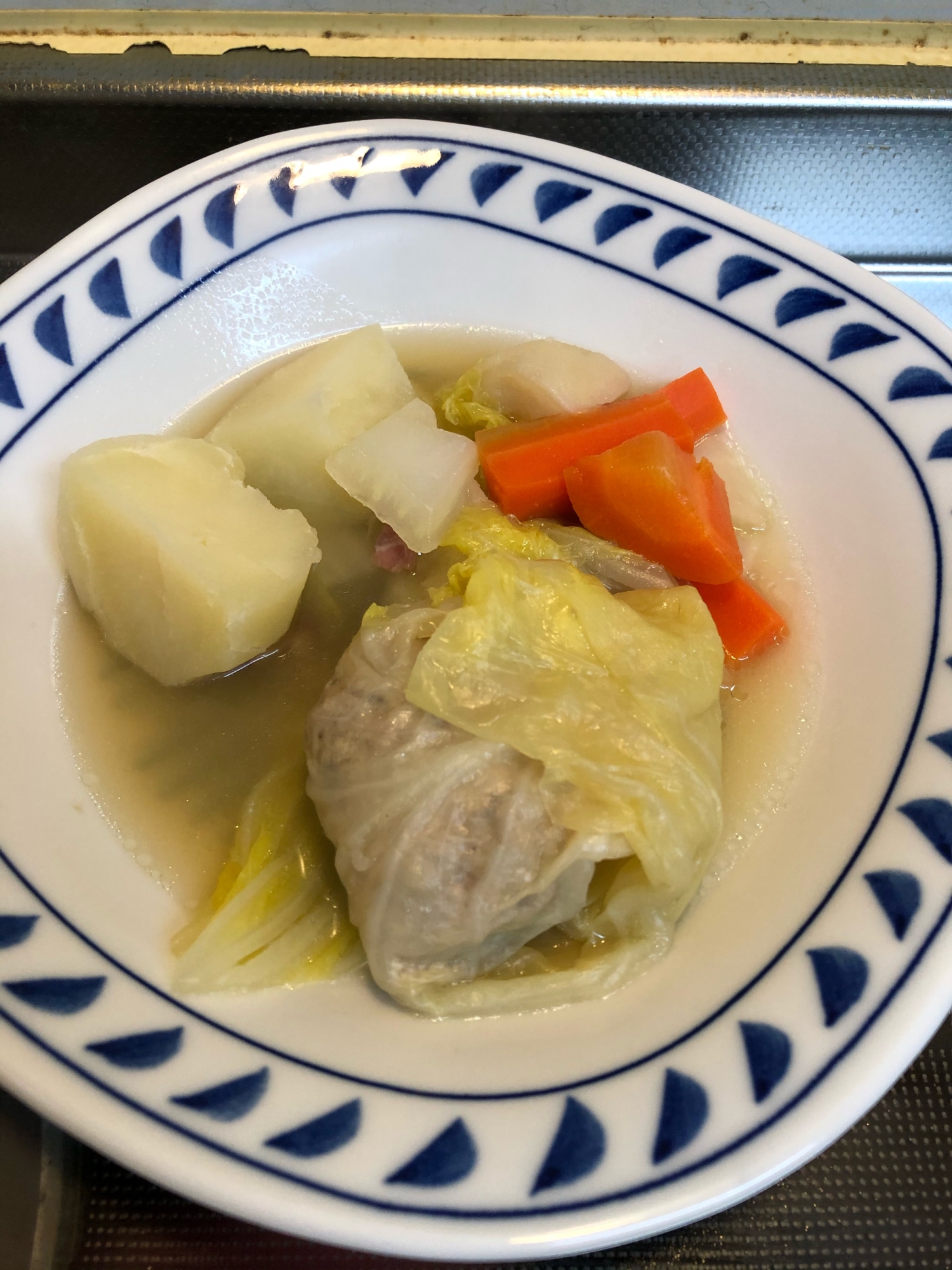 ロールキャベツと白菜とジャガイモのスープ^_^