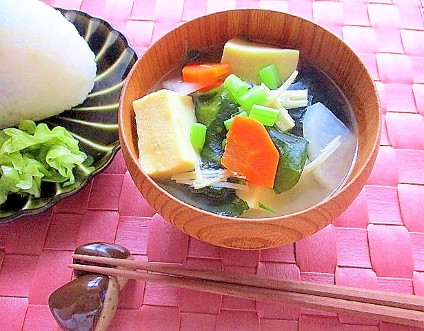 高野豆腐と大根の味噌汁