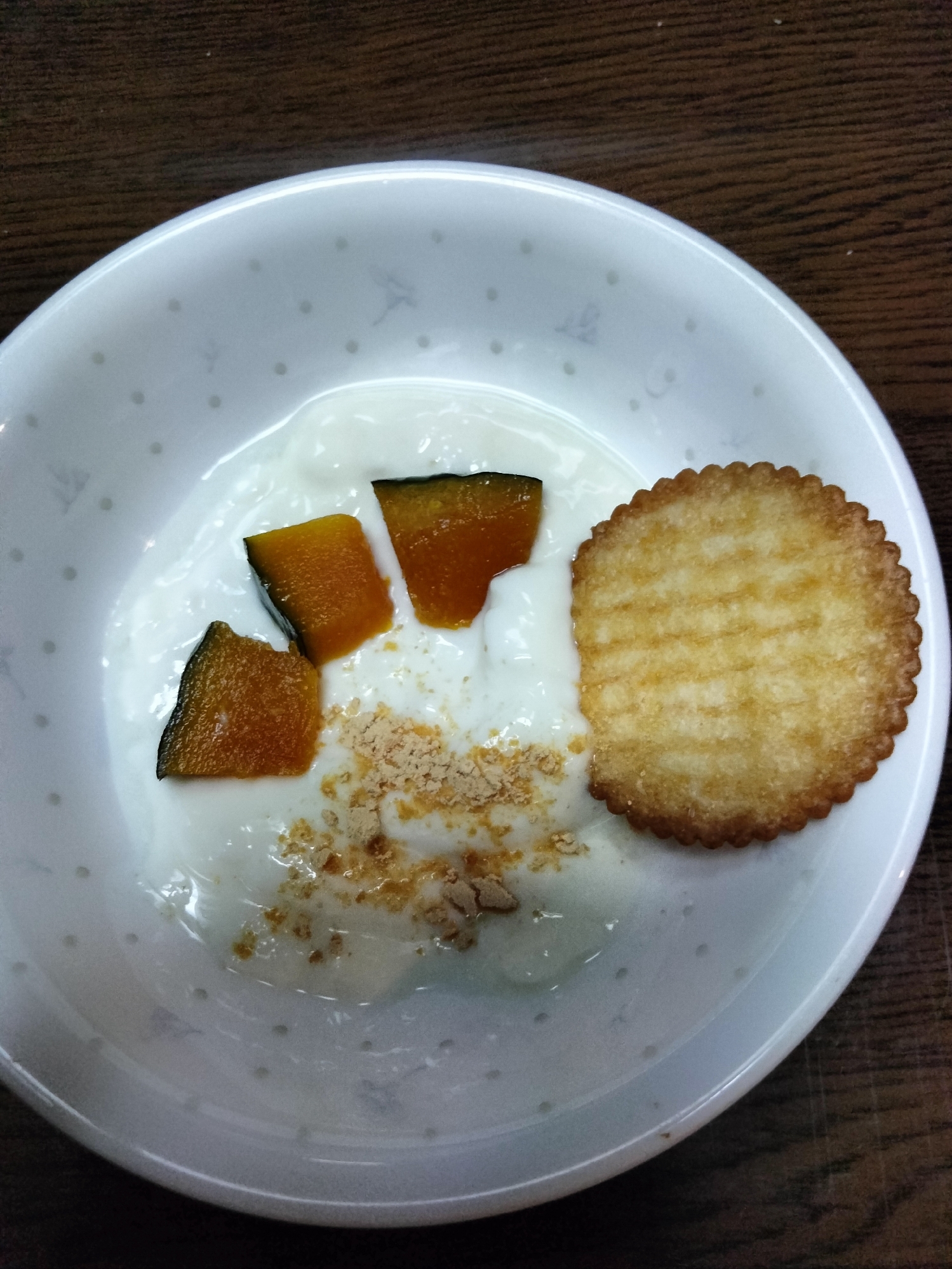 今日のヨーグルト♡かぼちゃ煮&ビスケット