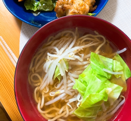 業スー牛肉だしの素で☆もやし醤油ラーメン