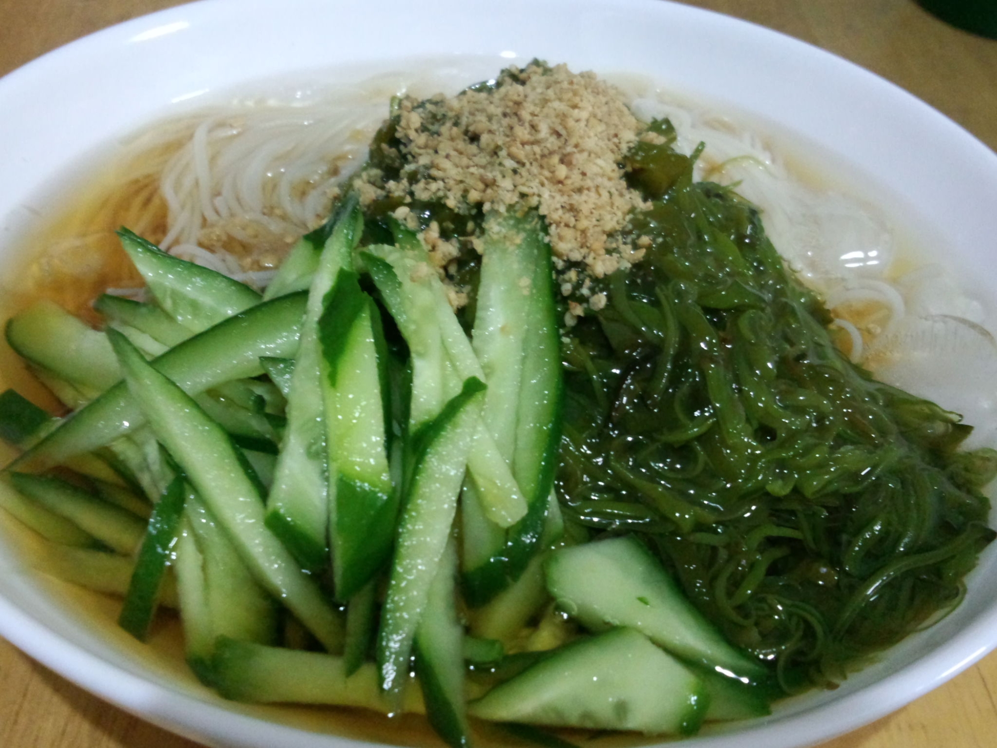 そうめんメニュー！　めかぶたっぷり冷やしそうめん