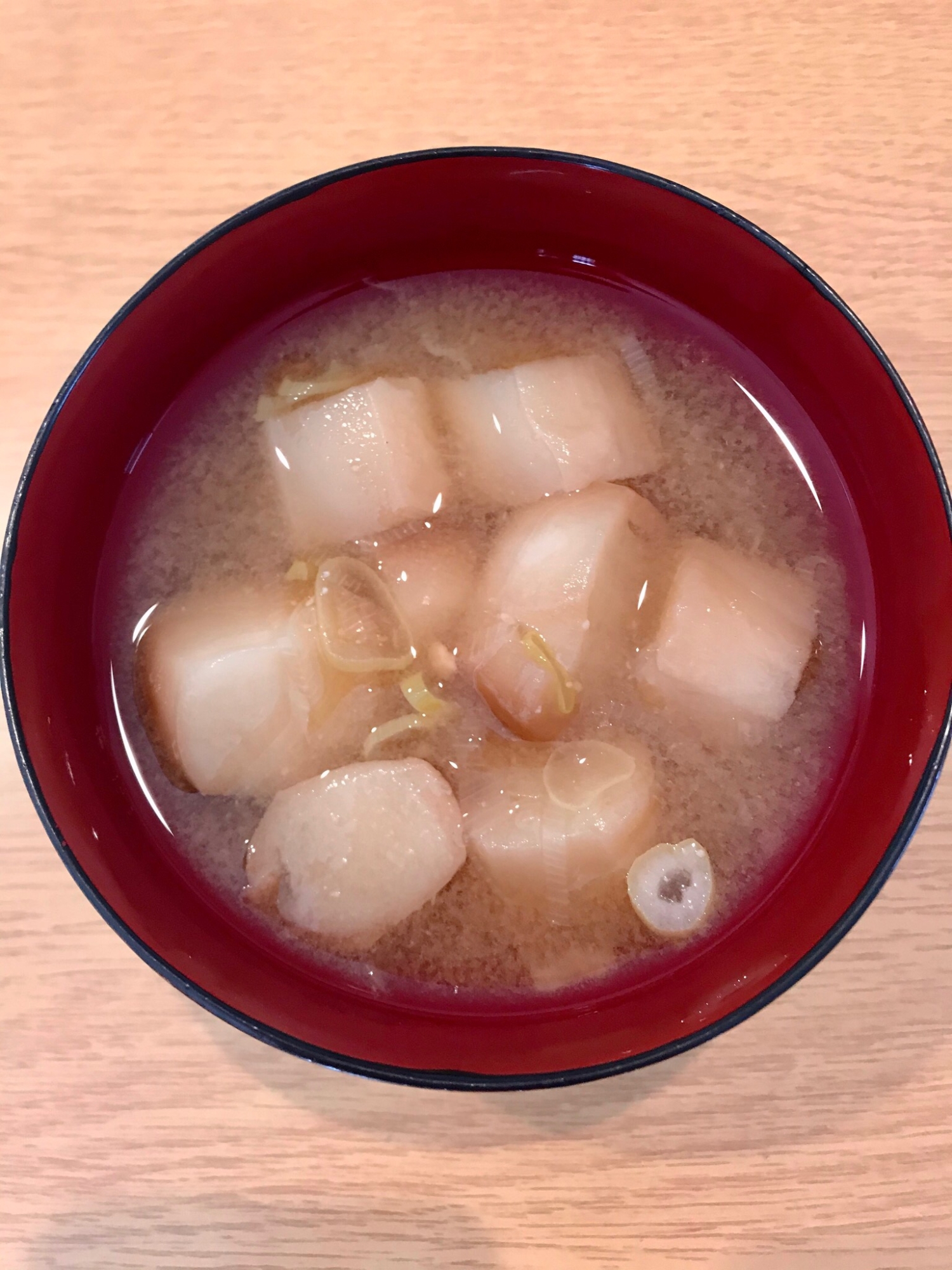 お麩と長ネギの味噌汁