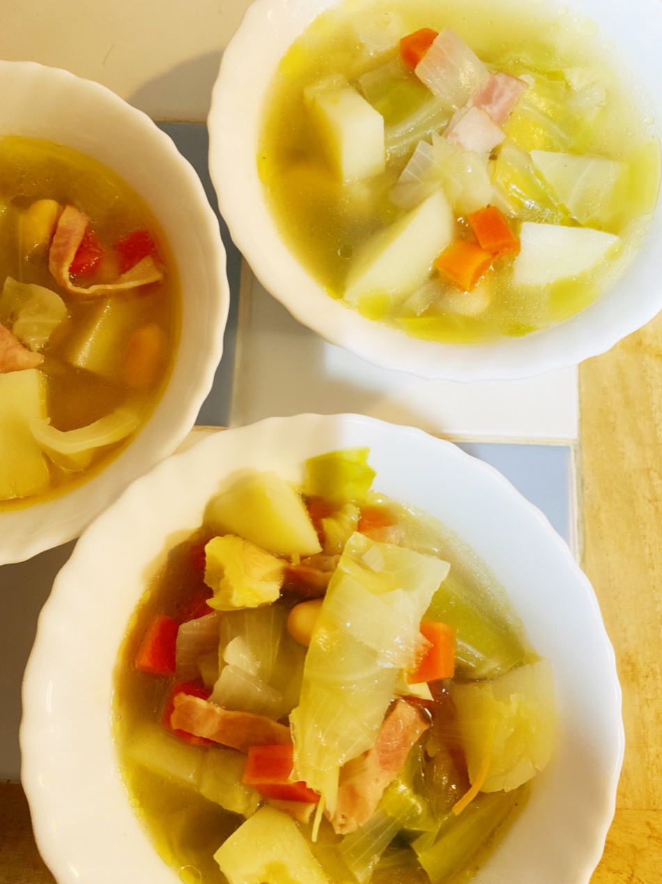 野菜と豆のスープ コシード