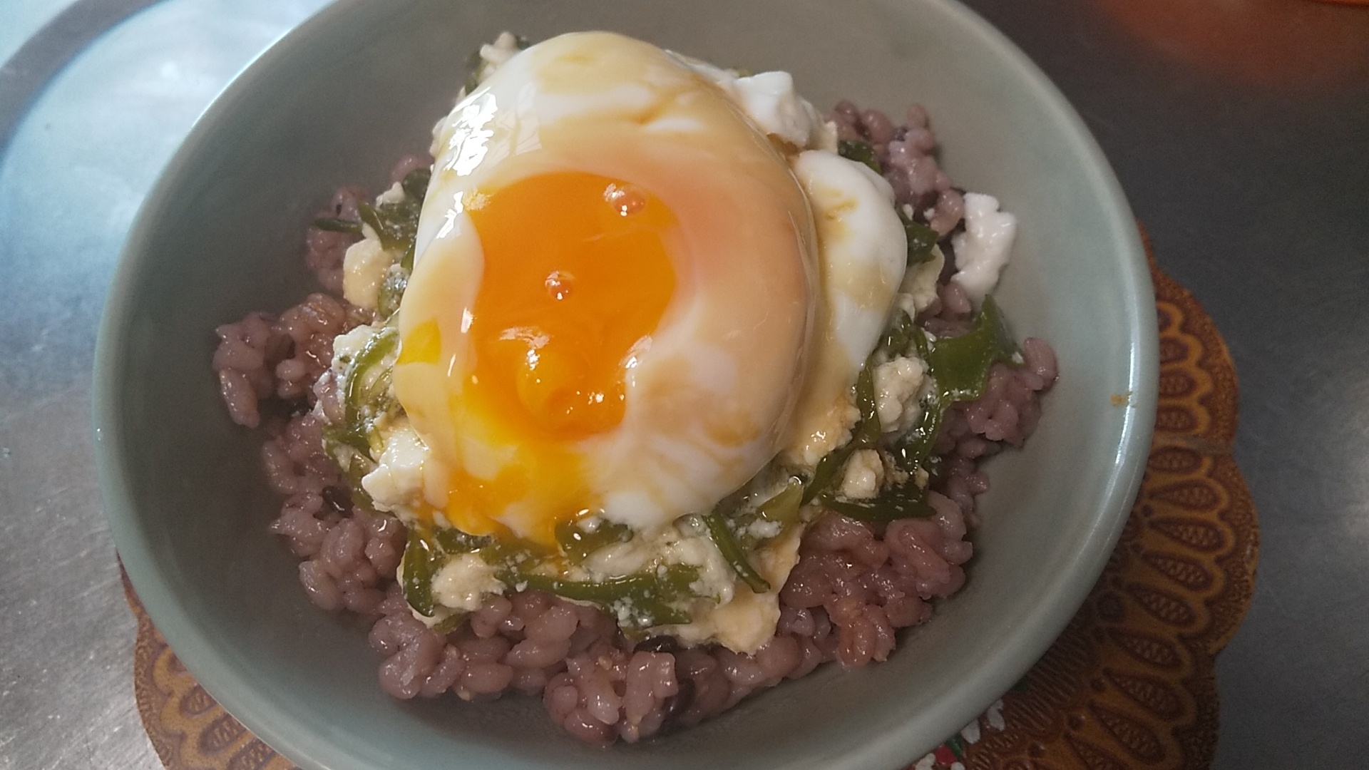 ヘルシー★温玉のっけメカブ豆腐丼