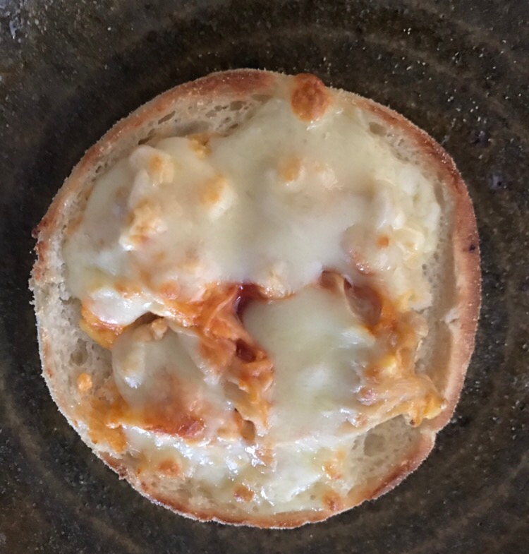えのき炒り卵のオーロラソース和えチーズトースト