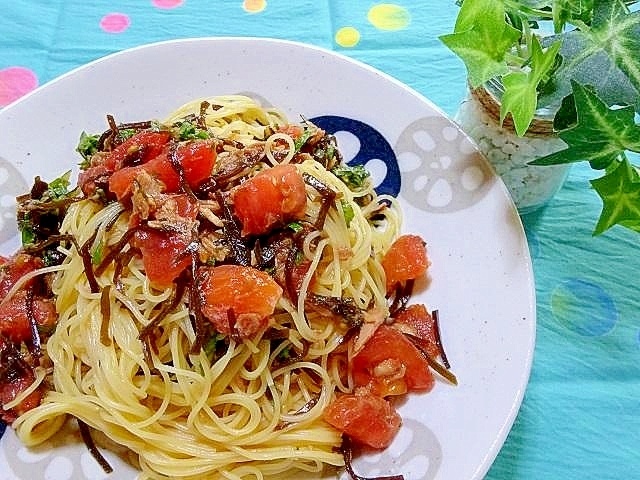 トマトと塩昆布の冷製パスタ