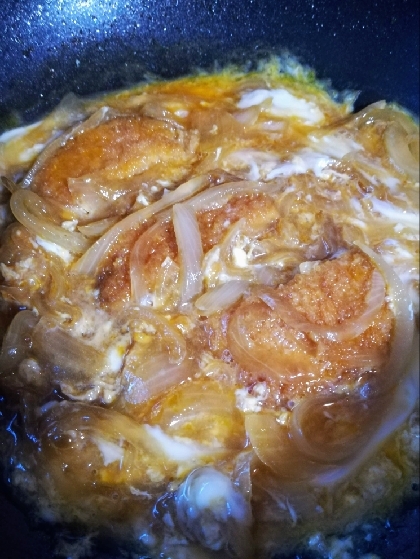 めんつゆで簡単時短♪ コロッケ卵とじ丼☆