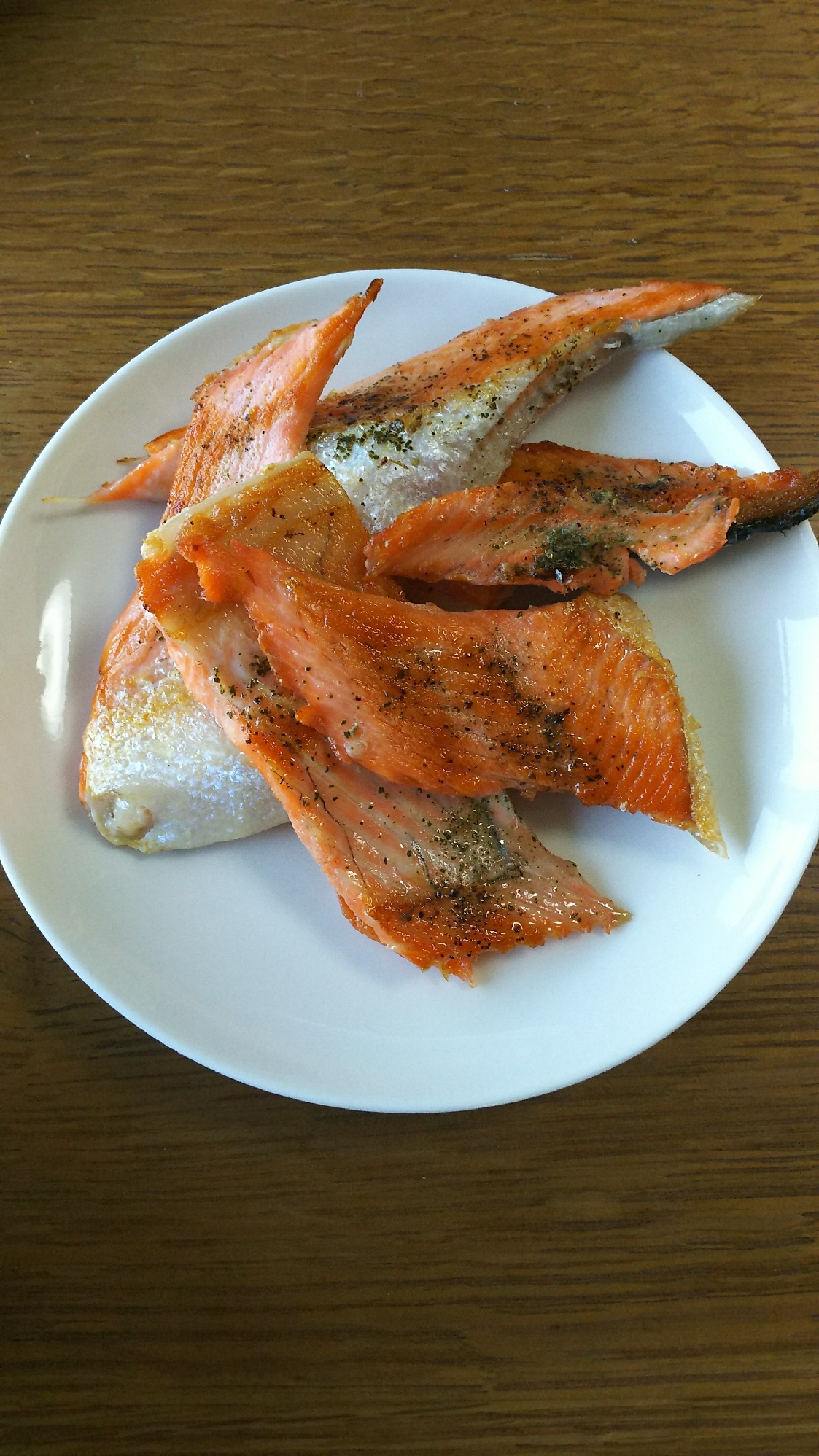 鮭のアラの胡椒山椒焼き レシピ 作り方 By 4045g 楽天レシピ 鮭のアラの胡椒山椒焼き レシピ 作り方 By 4045g 楽天レシピ