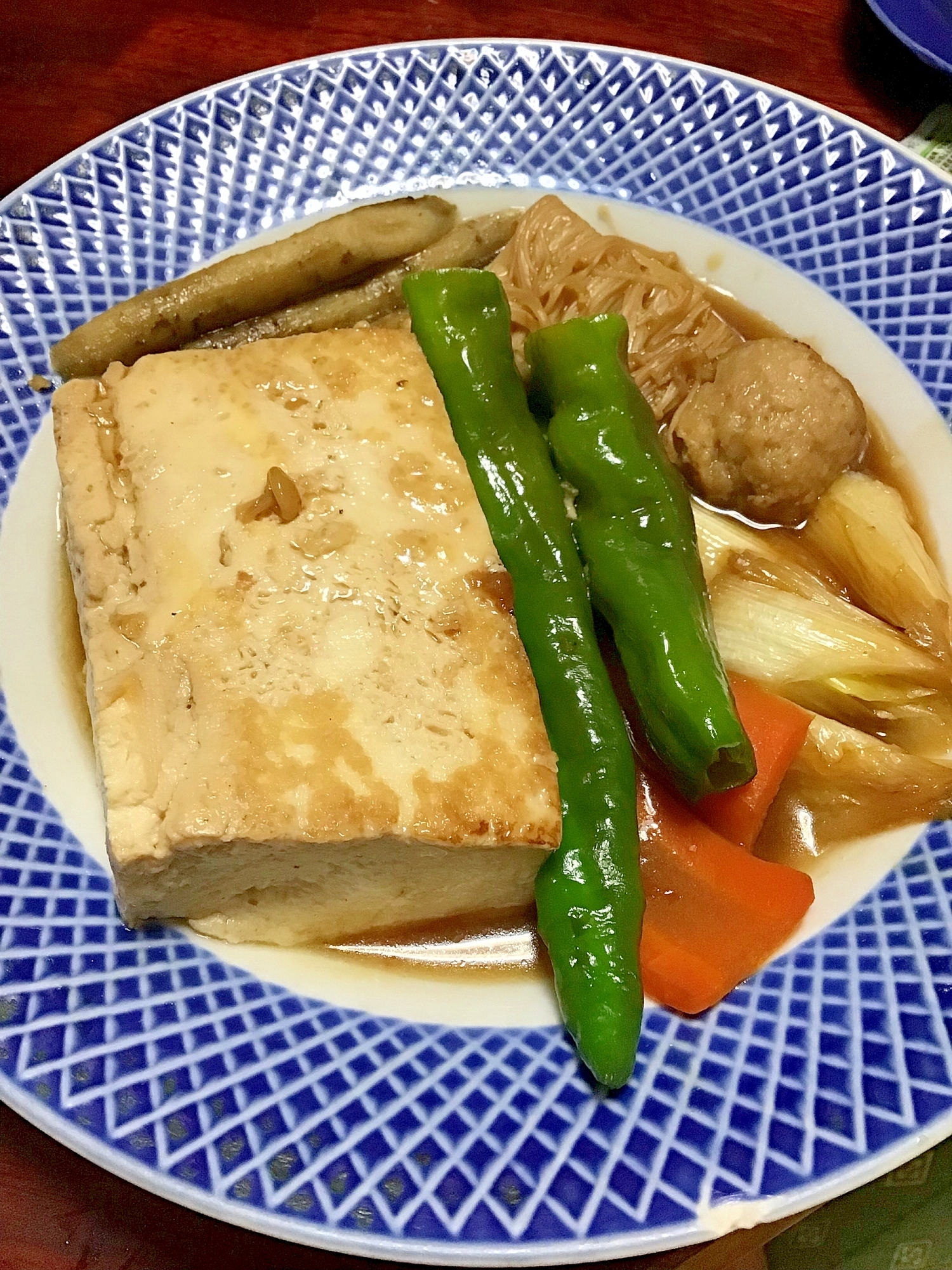 焼き鳥つくねと甘長とうがらしのすき焼き煮風。