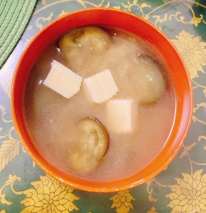 ナスと豆腐と玉ねぎのお味噌汁