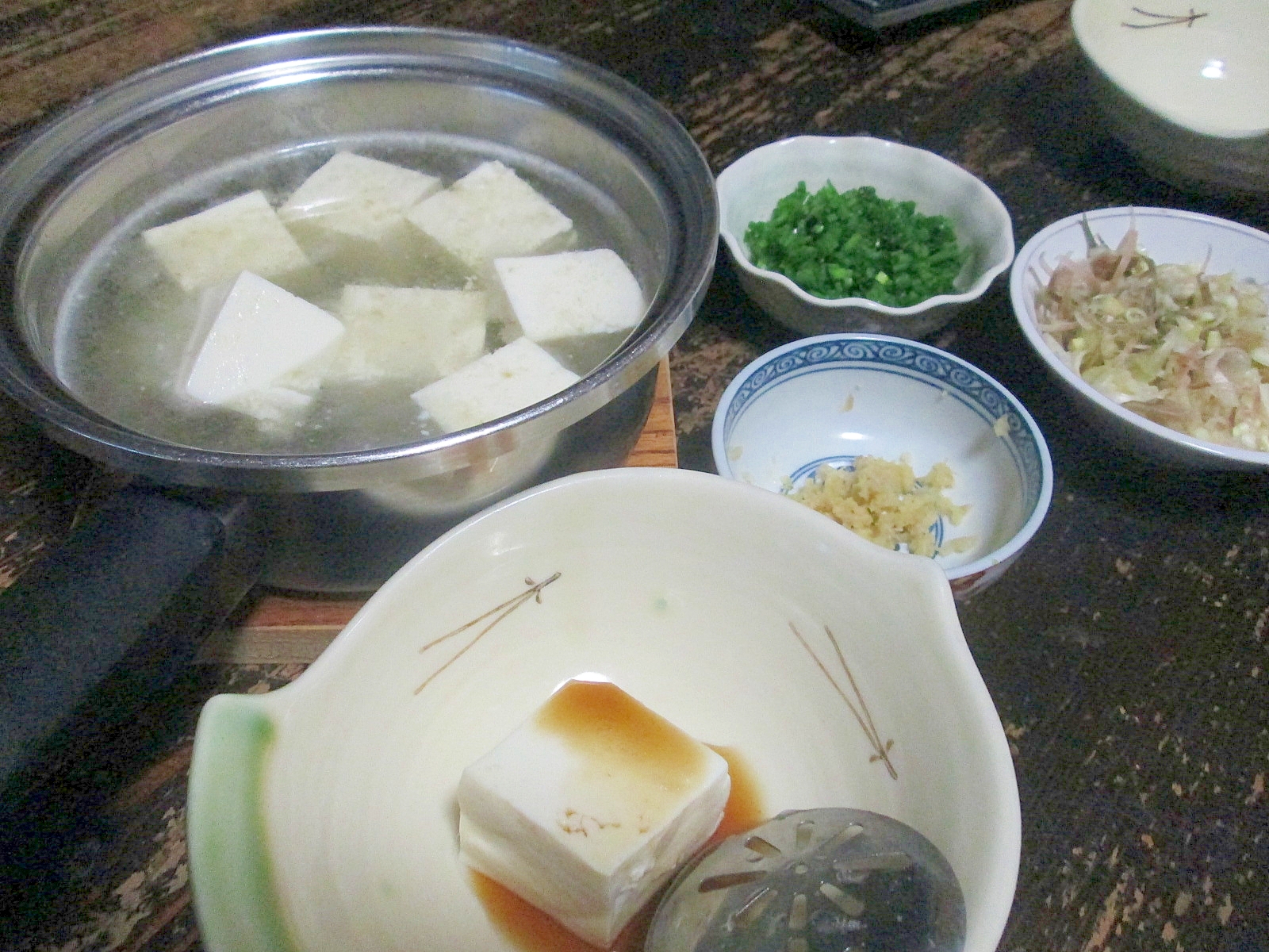 昆布茶で美味しい♪湯豆腐