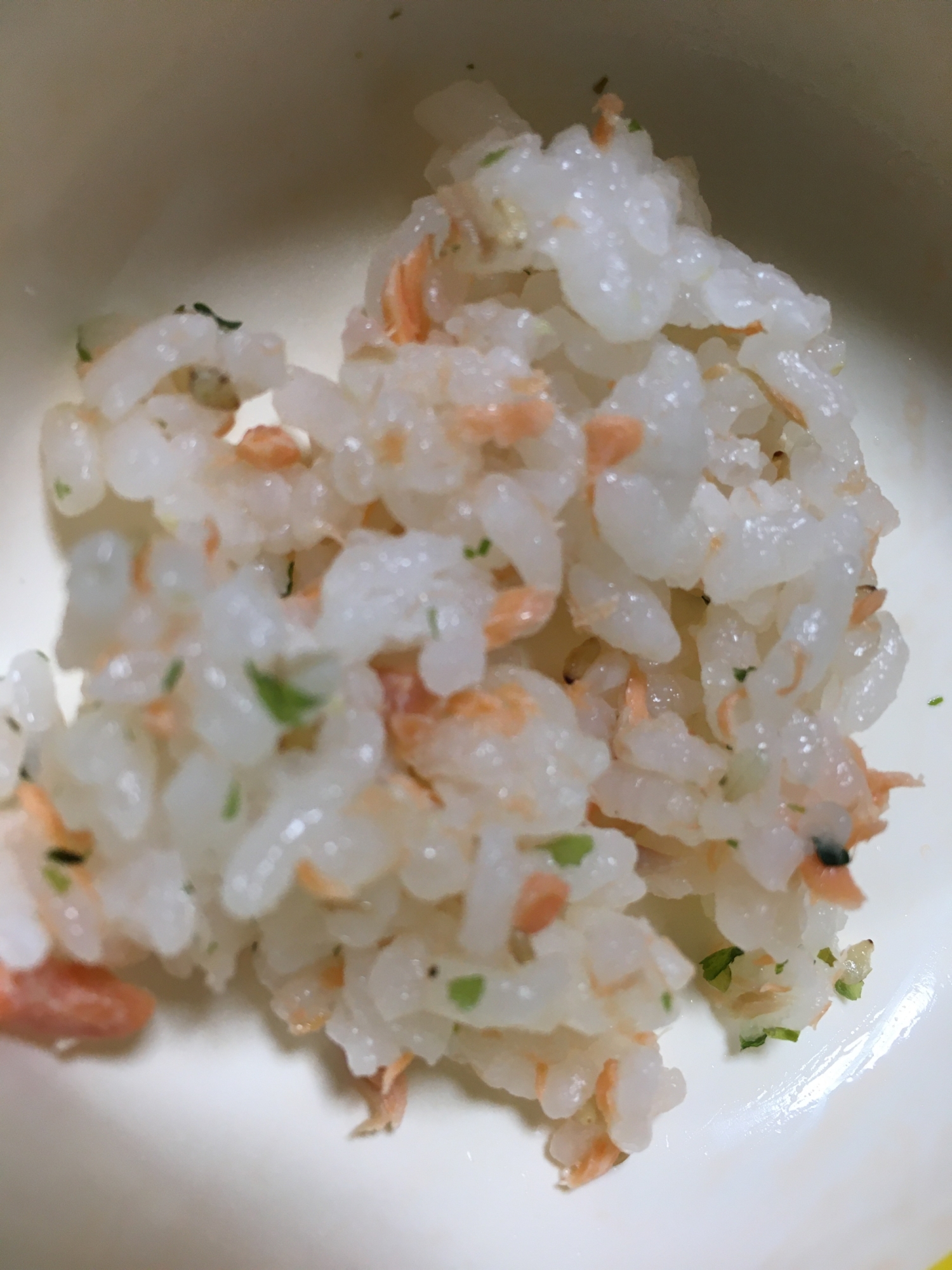 【幼児食】焼き鮭とごまの混ぜご飯★