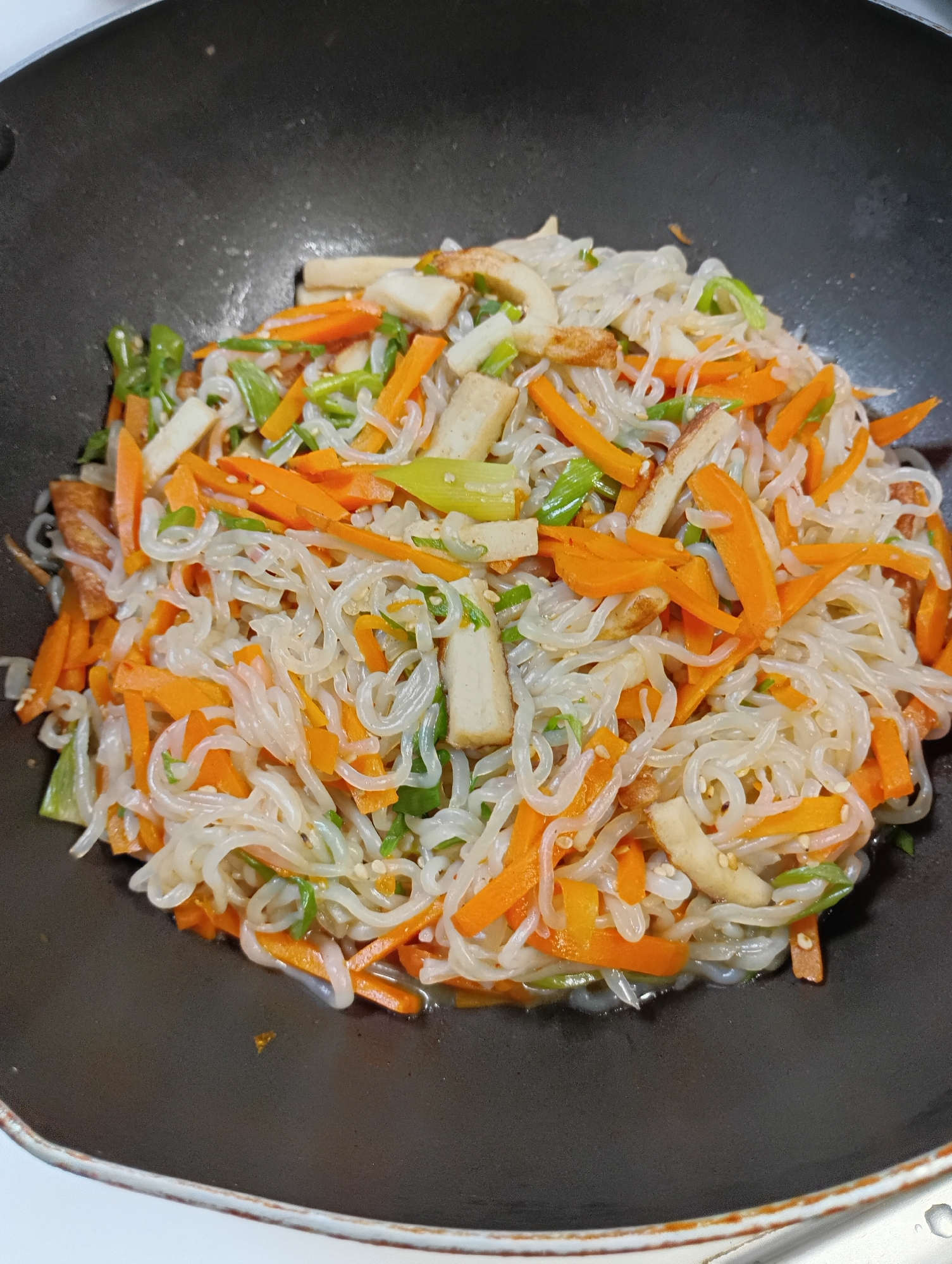 低カロリーが嬉しい！糸コンのチャプチェ風