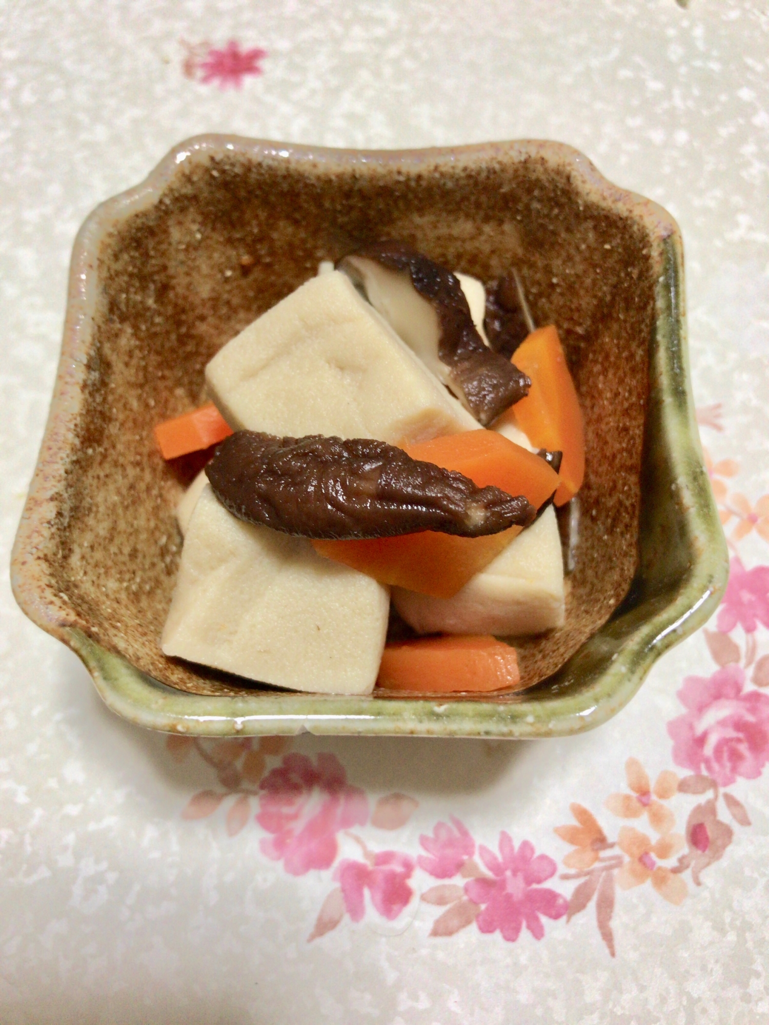 優しいお味の高野豆腐の煮物
