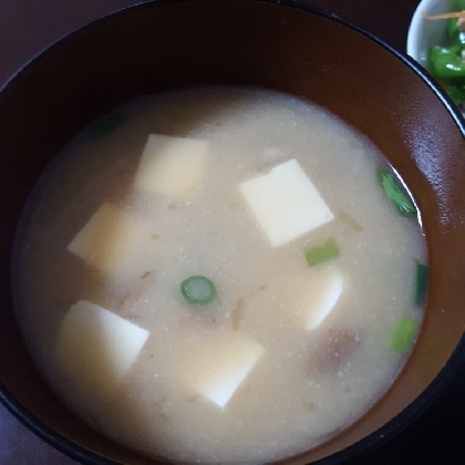 煮干し、なめこ、豆腐の味噌汁