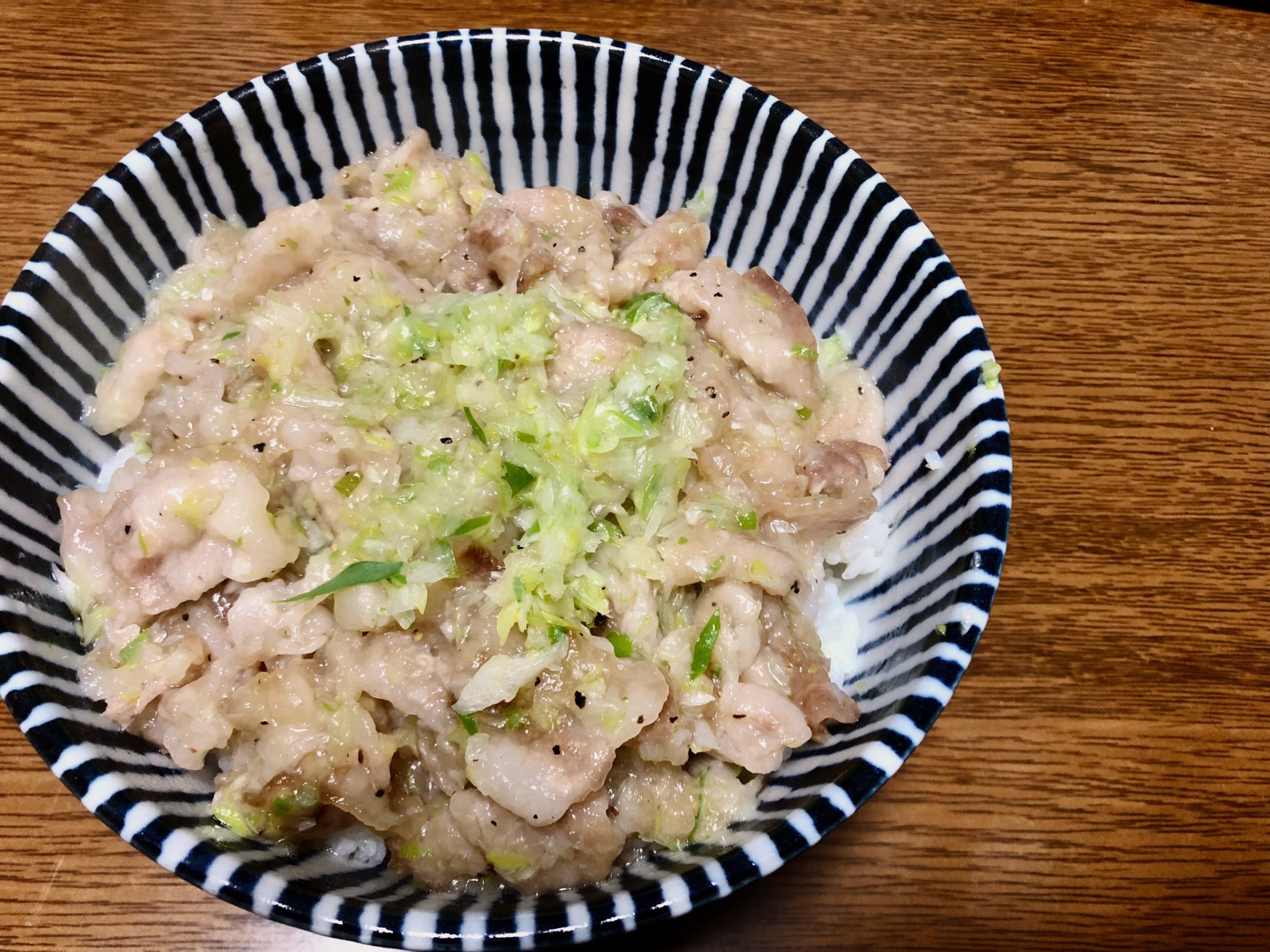 ご飯が進む！ネギ塩豚カルビ丼