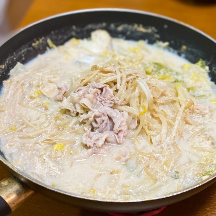 家にある材料でこんなに本格的な豆乳鍋が楽しめるなんて感動です〜(°▽°)他の方も言ってますがスープが本当においしいですね！シメは雑炊で楽しみました♪