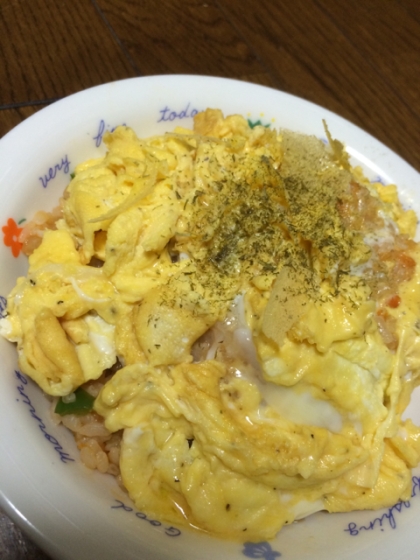 冷やご飯を利用できるのが嬉しいです(*^^*)
リゾットなら失敗が少ないので、あとは卵の焼き具合を極めたいです。