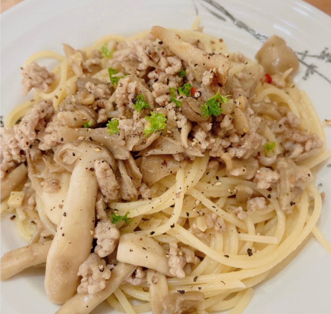 夫が絶賛！簡単お店の味☆ひき肉ときのこのパスタ