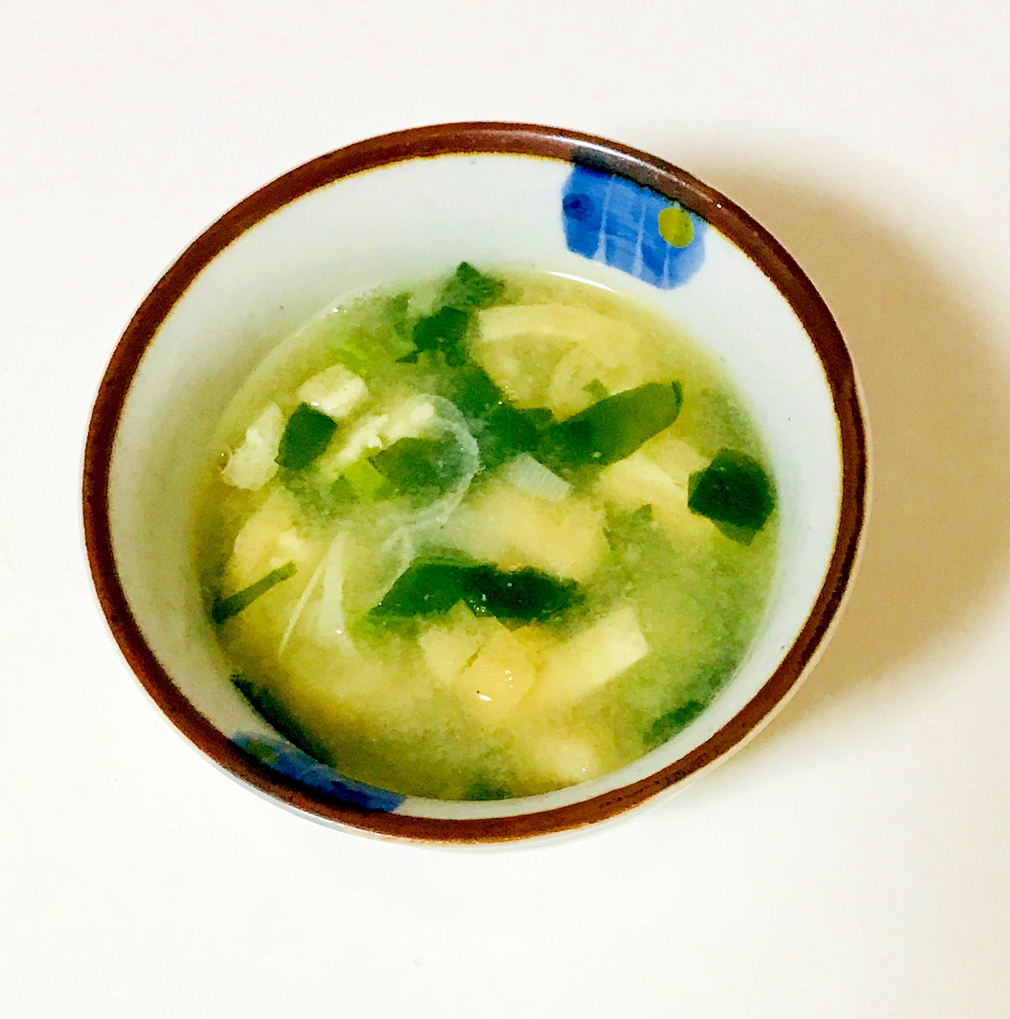 生姜風味の小松菜と白ネギの味噌汁