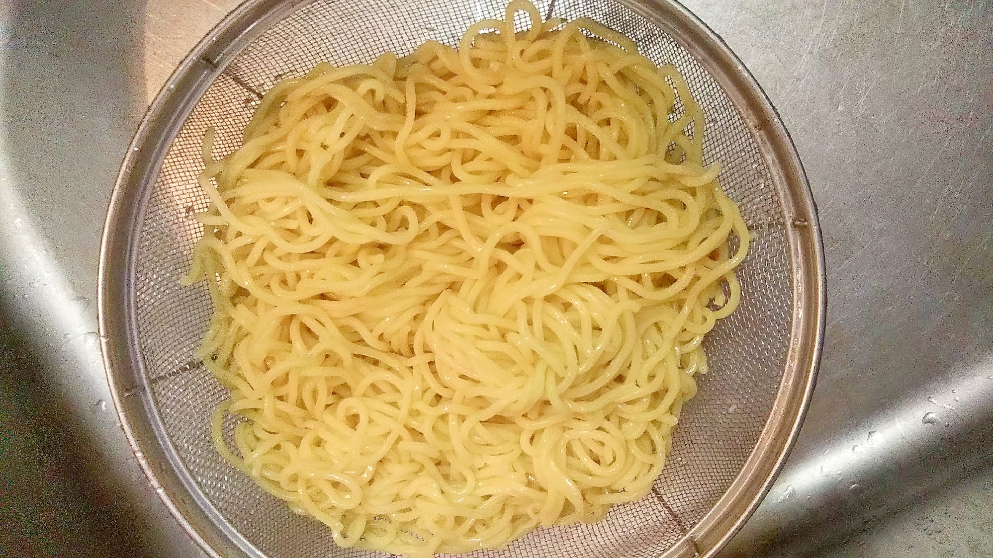 中華麺のゆで方 レシピ 作り方 By こざかなアーモンド 楽天レシピ