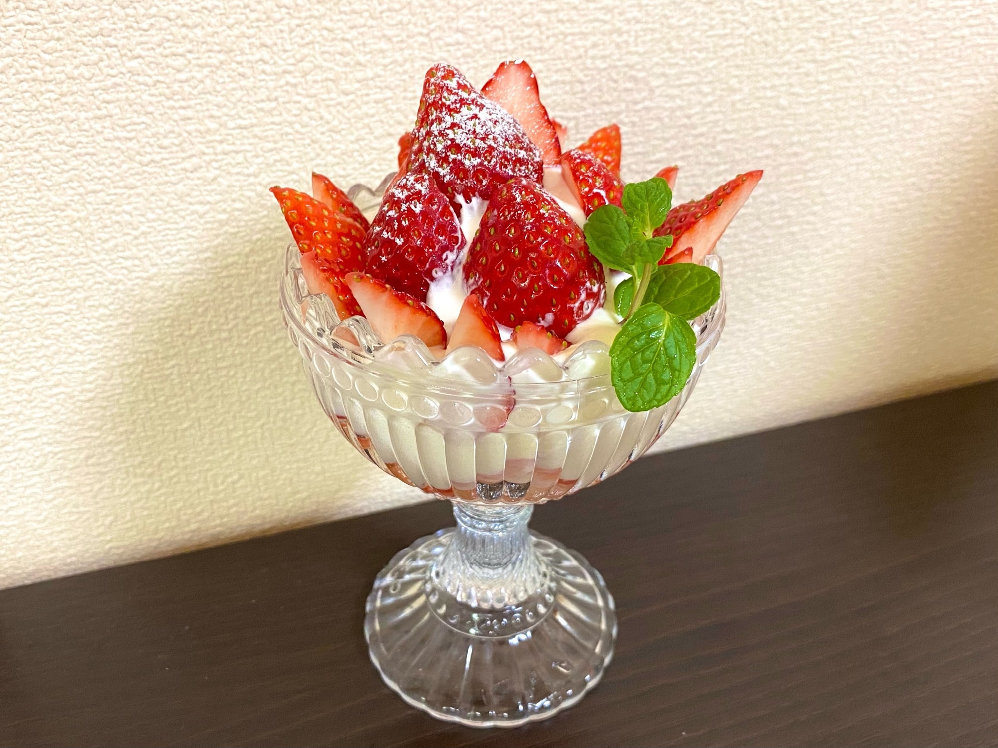 おうちでいちごパフェ レシピ・作り方 by からもまま - 楽天レシピ