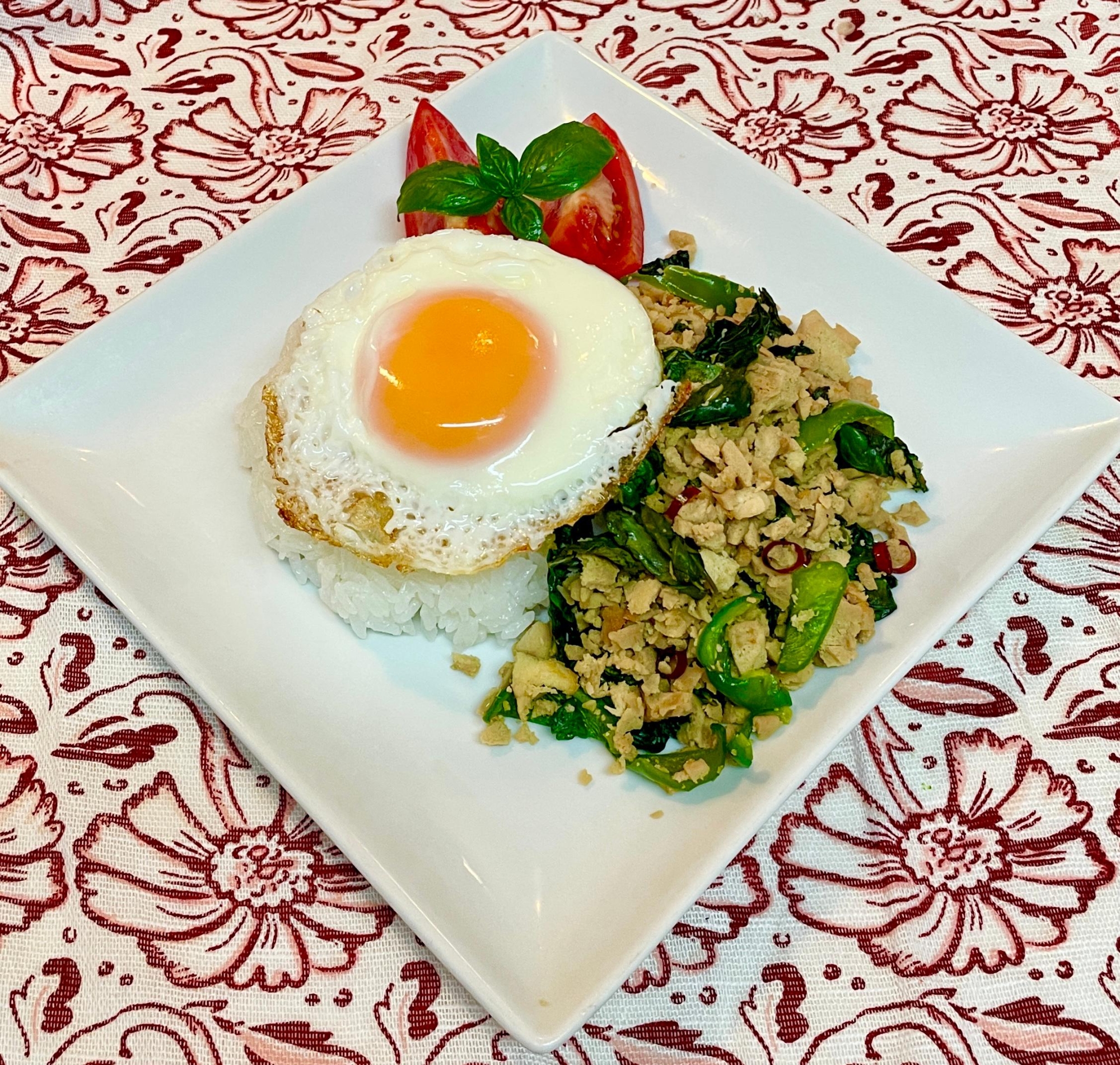 鶏肉不使用でも美味しい♡高野豆腐のガパオライス