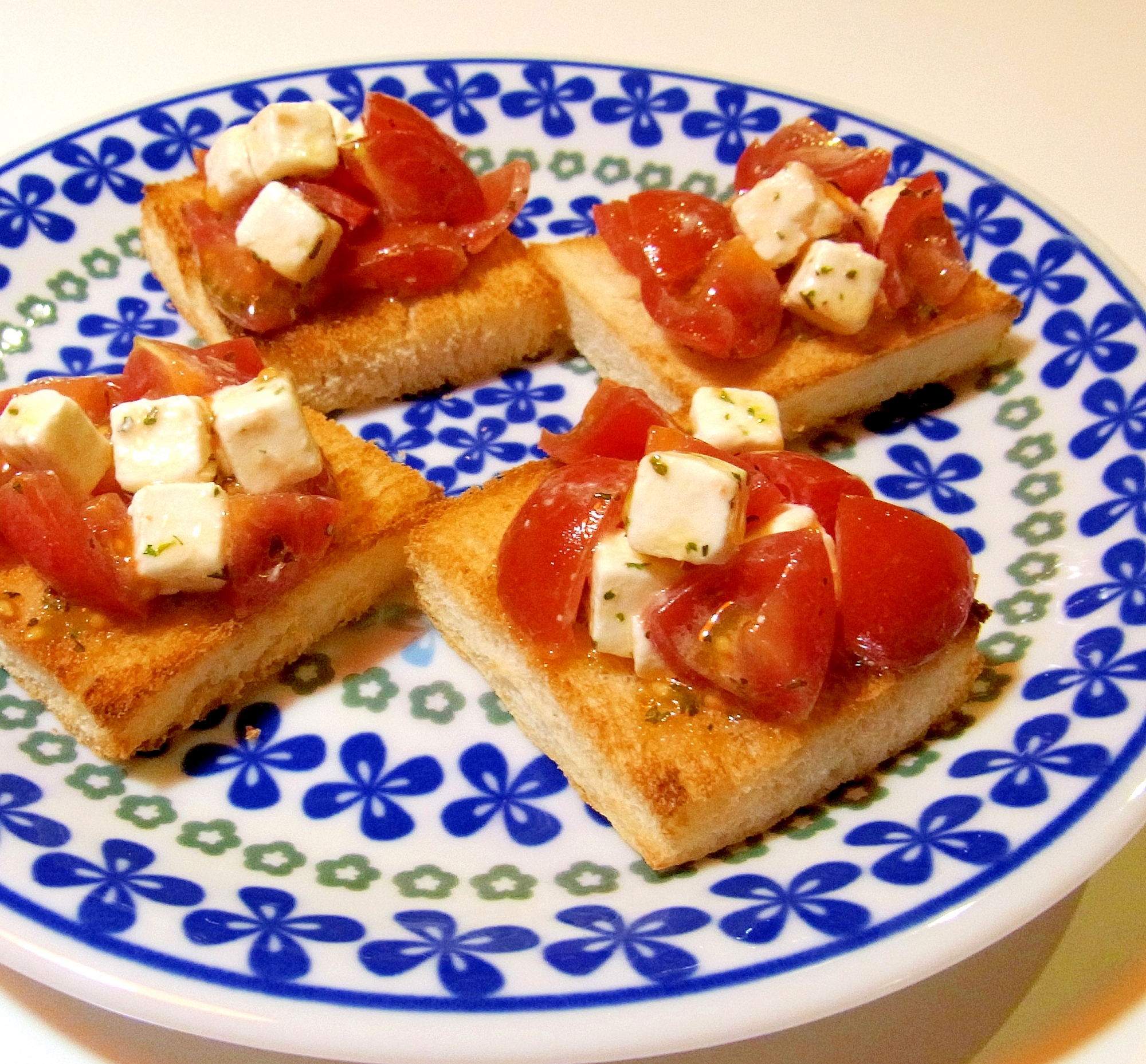 食パンで トマトとクリームチーズのカナッペ レシピ 作り方 By メリッコ 楽天レシピ