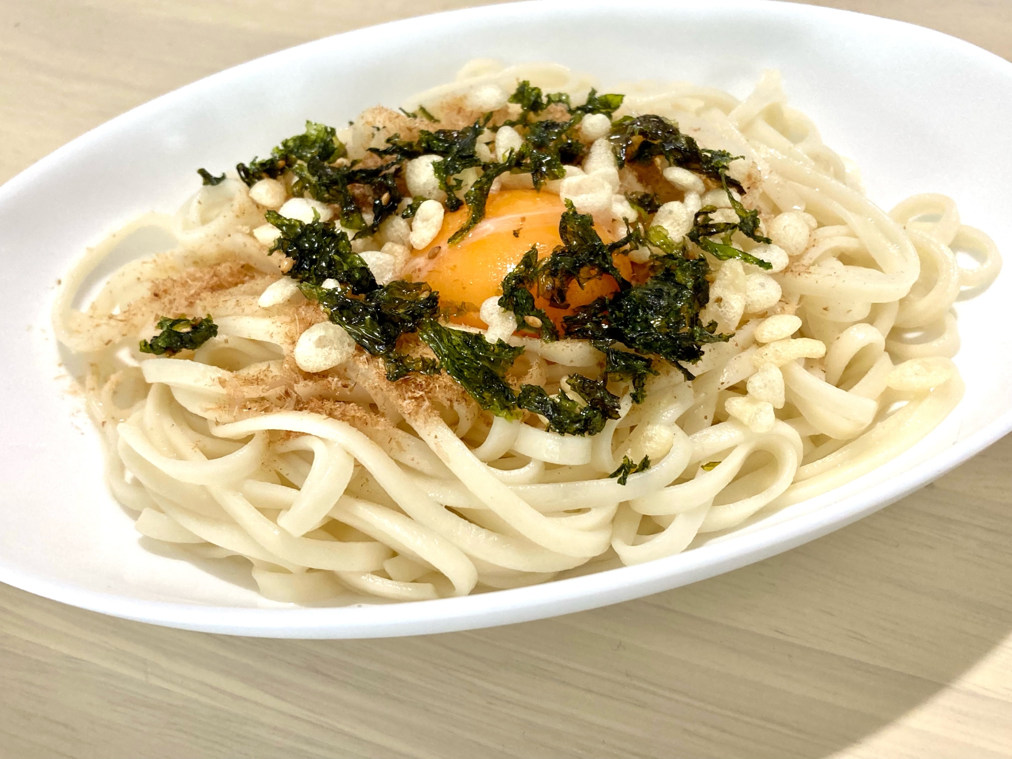 ⭐節約レシピ⭐茹でて乗せるだけ♪簡単釜玉うどん