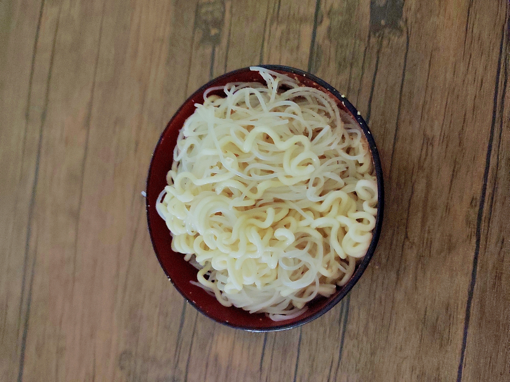 インスタント麺とこんにゃくのダイエット麺