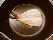 フライパンで 焼きほっけ レシピ 作り方 By はじゃじゃ 楽天レシピ フライパンで 焼きほっけ レシピ 作り方 By はじゃじゃ 楽天レシピ