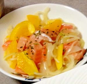 スモークサーモンとパプリカのマリネ