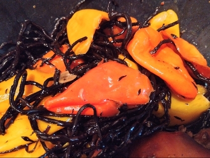 ワインに合う♡焼きパプリカと黒オリーブのマリネ