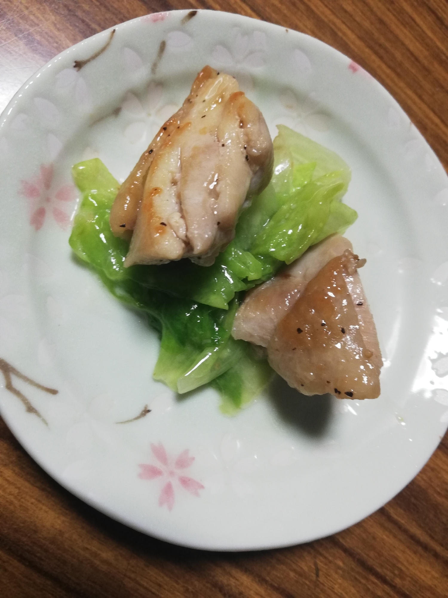 鶏肉とレタス炒め
