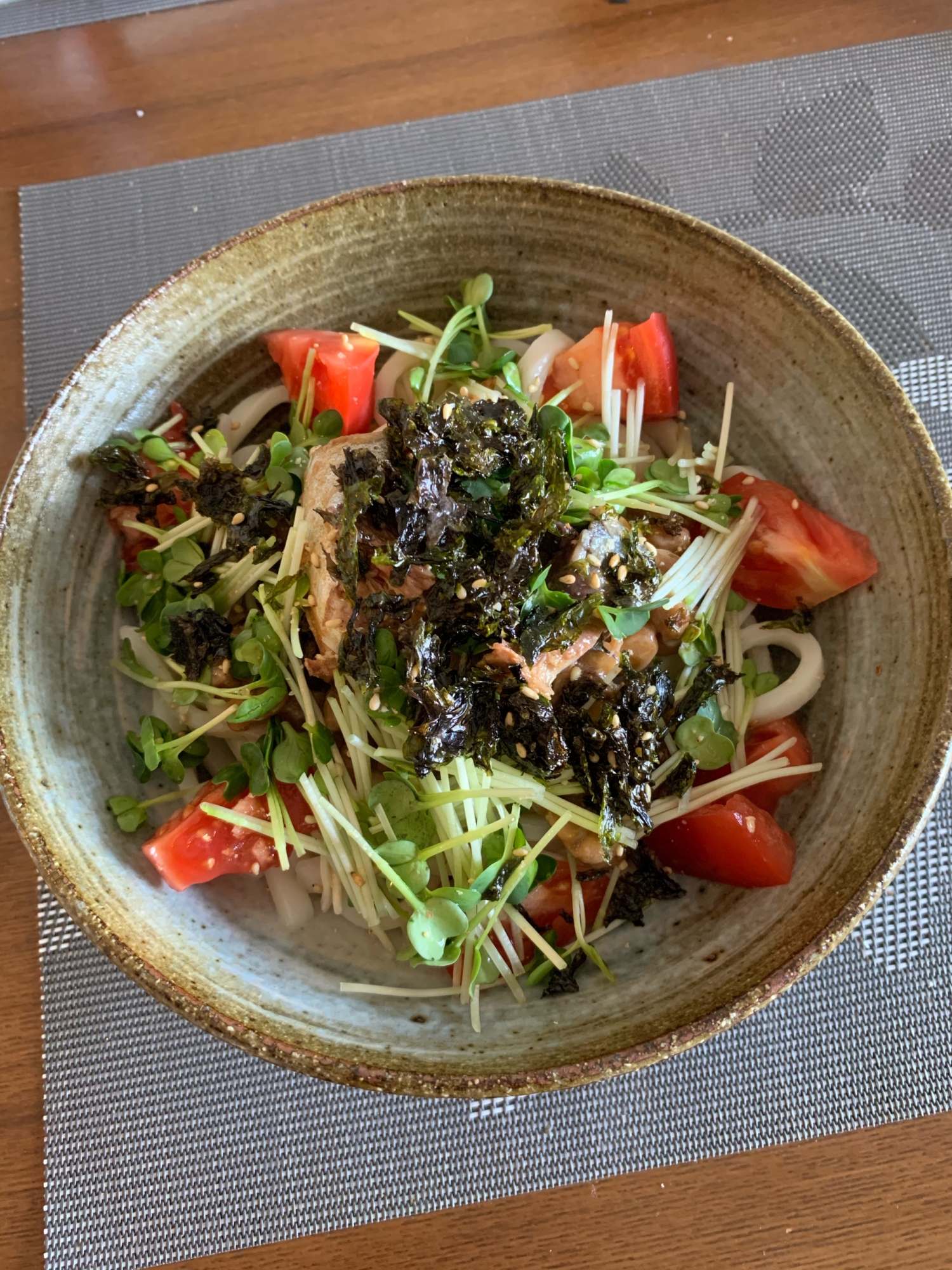 サバ缶と納豆のぶっかけうどん