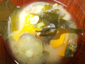 夏バテを防ぐ夏野菜と納豆味噌汁