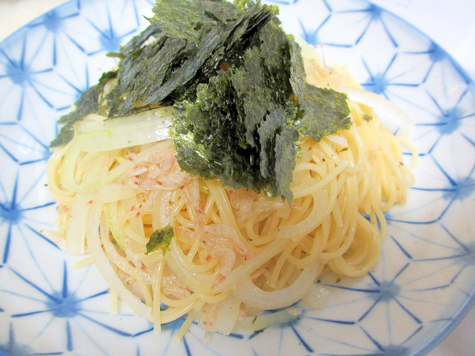 タマネギと海苔の和風パスタ