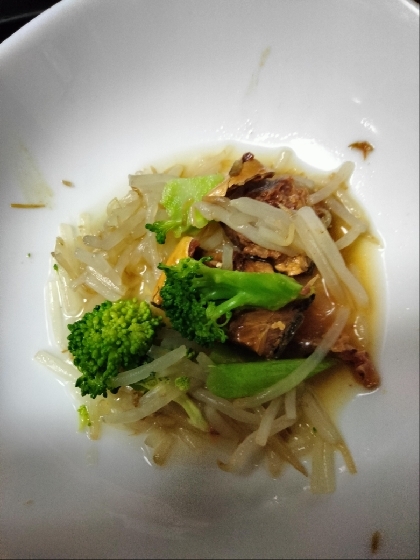 鯖ブロッコリー豆もやしフーチバー蒸し煮