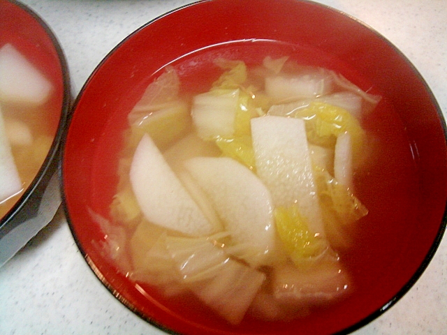 長いもと白菜のコンソメスープ
