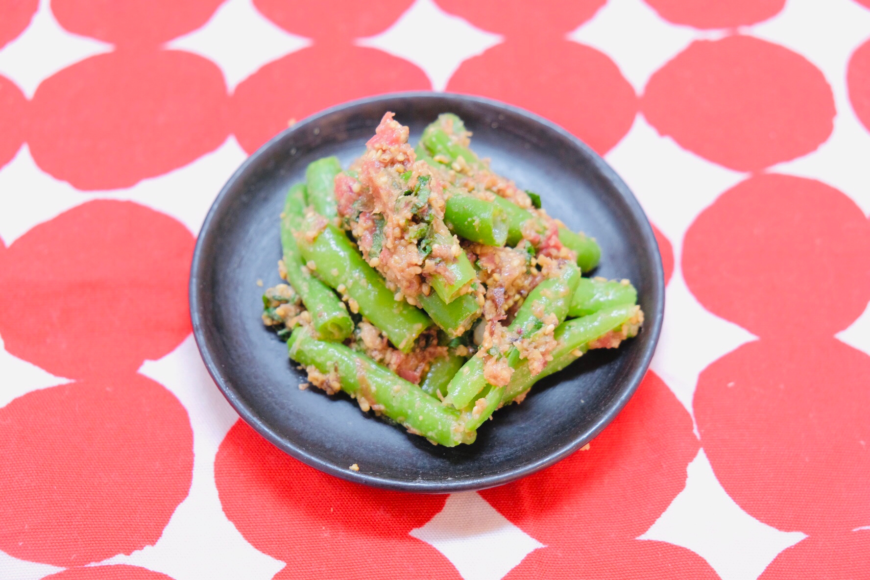 いんげんの梅肉大葉ごま和え