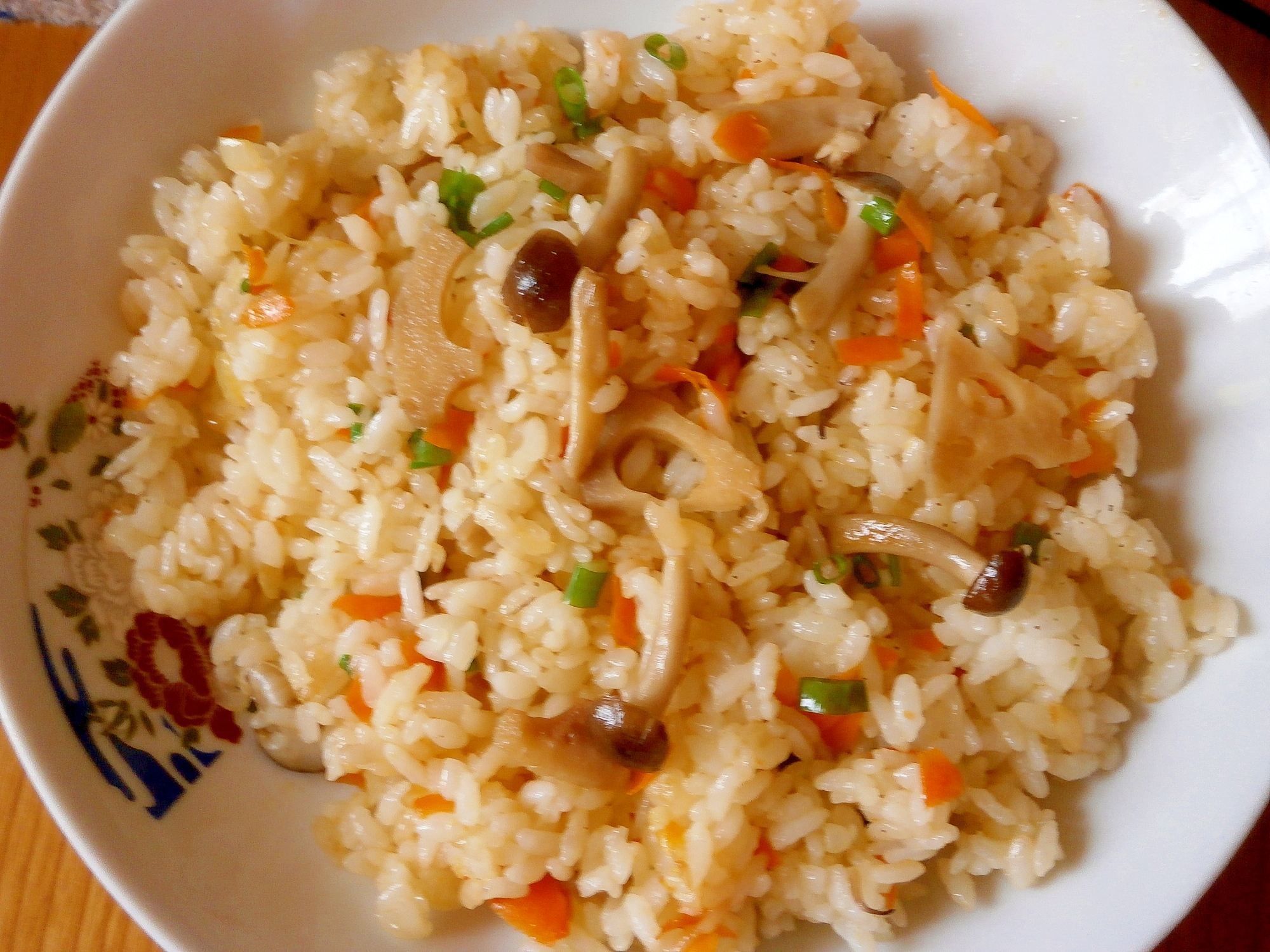 しめじとレンコンのチャーハン レシピ 作り方 By なな1151 楽天レシピ