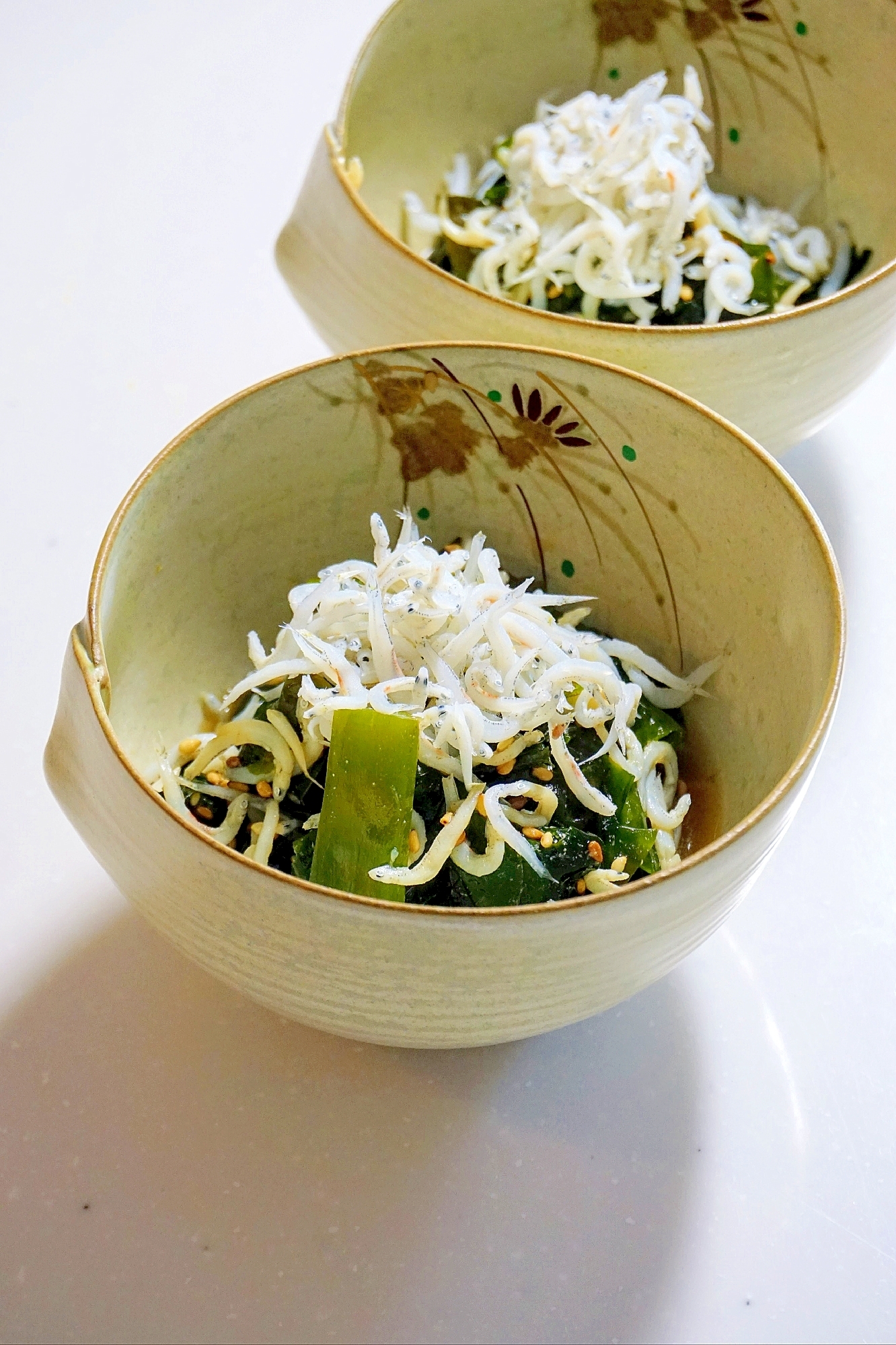 さっぱり栄養満点！ワカメとシラスのからし酢和え