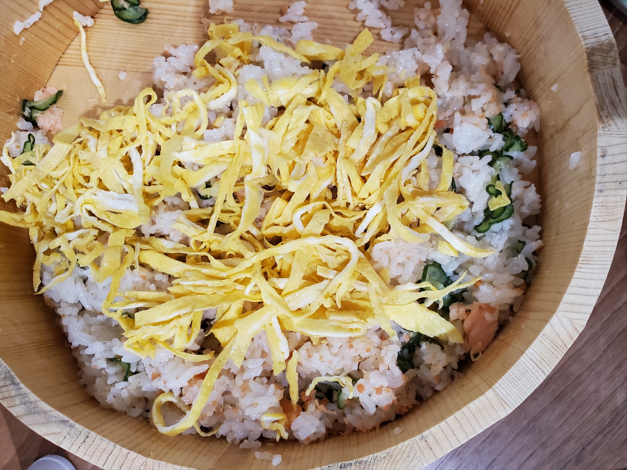 きゅうりと鮭のちらし寿司