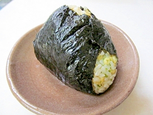 おそば屋さんの たぬきごはんおにぎり レシピ 作り方 By ぶるぶるらぶ 楽天レシピ