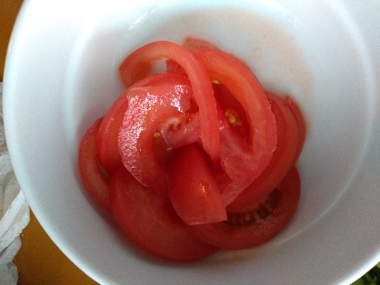 トマト半分で華麗に！薔薇トマト