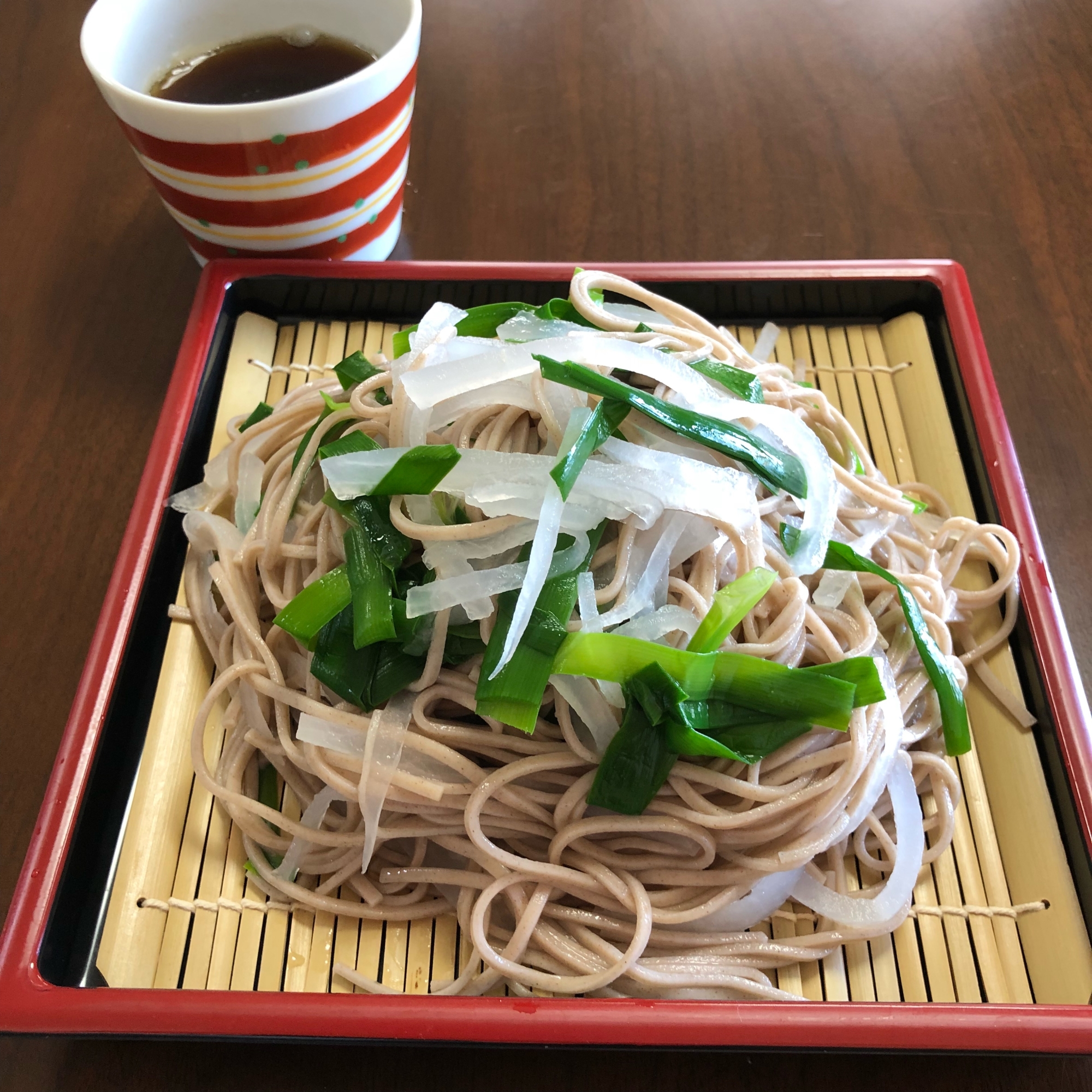 野菜も取れてかさ増し 韮大根そば