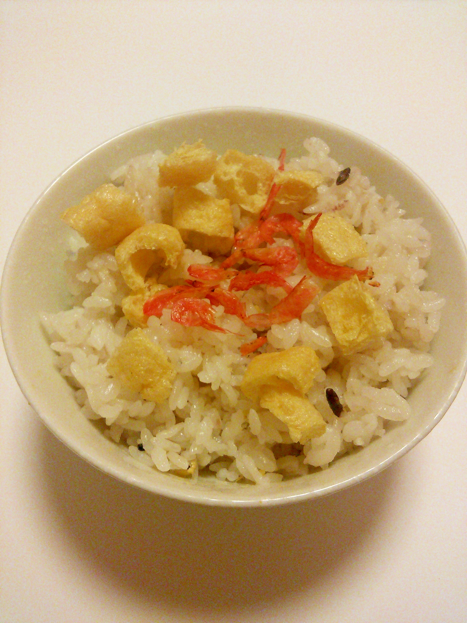 ごま油が香る☆油揚げと桜えびの雑穀ご飯☆生姜風味